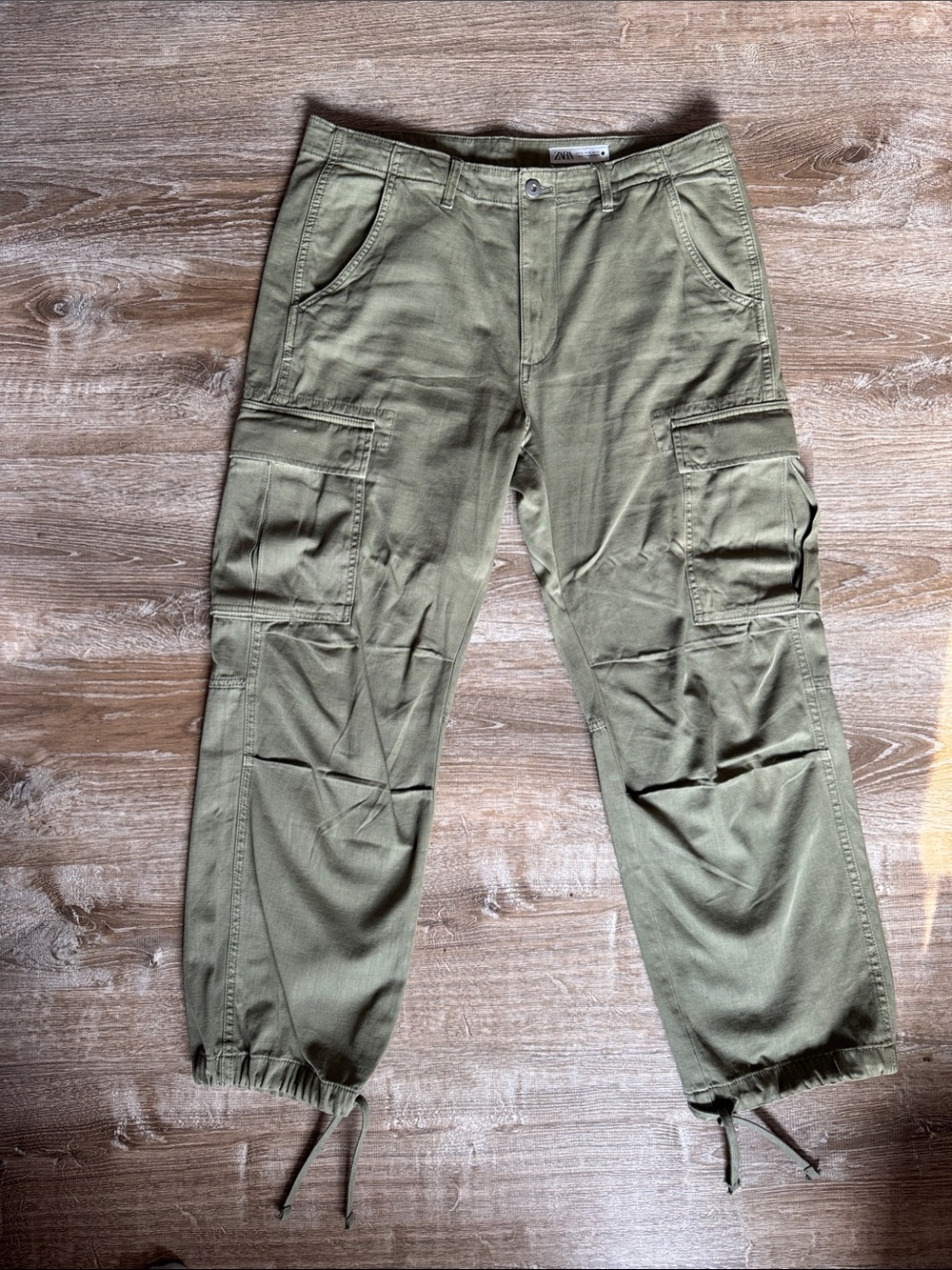 Vintage-Inspired Olive Cargo Pants - Women. NEW. Never worn. No Tags.